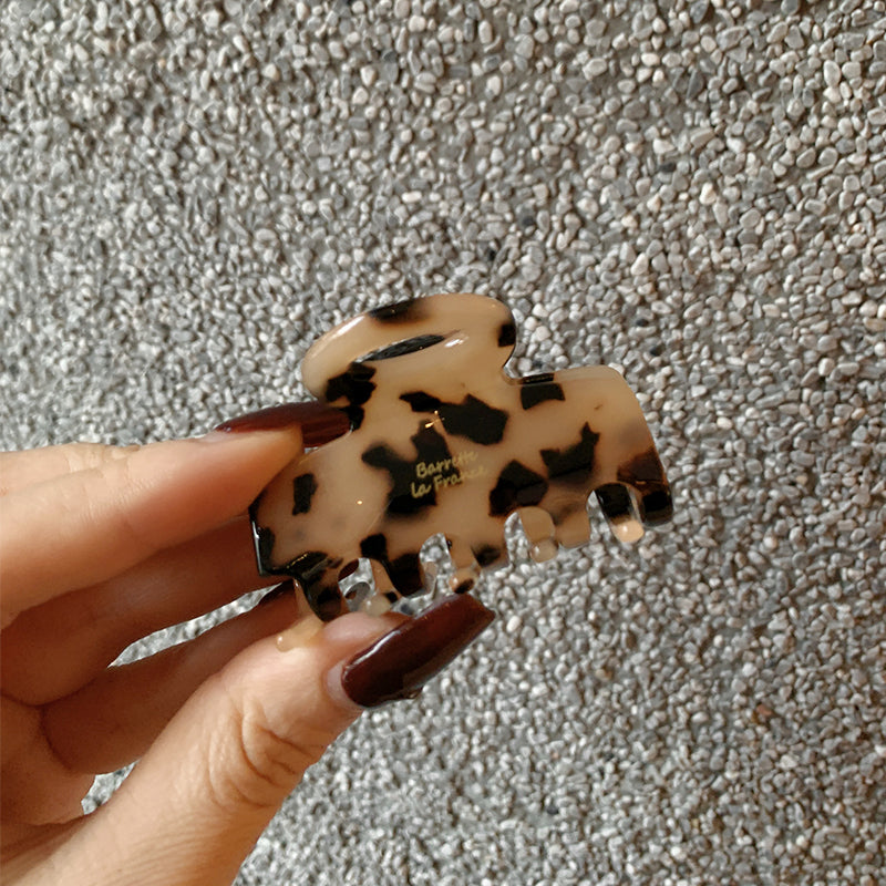 Retro Square Medium Claw Clip